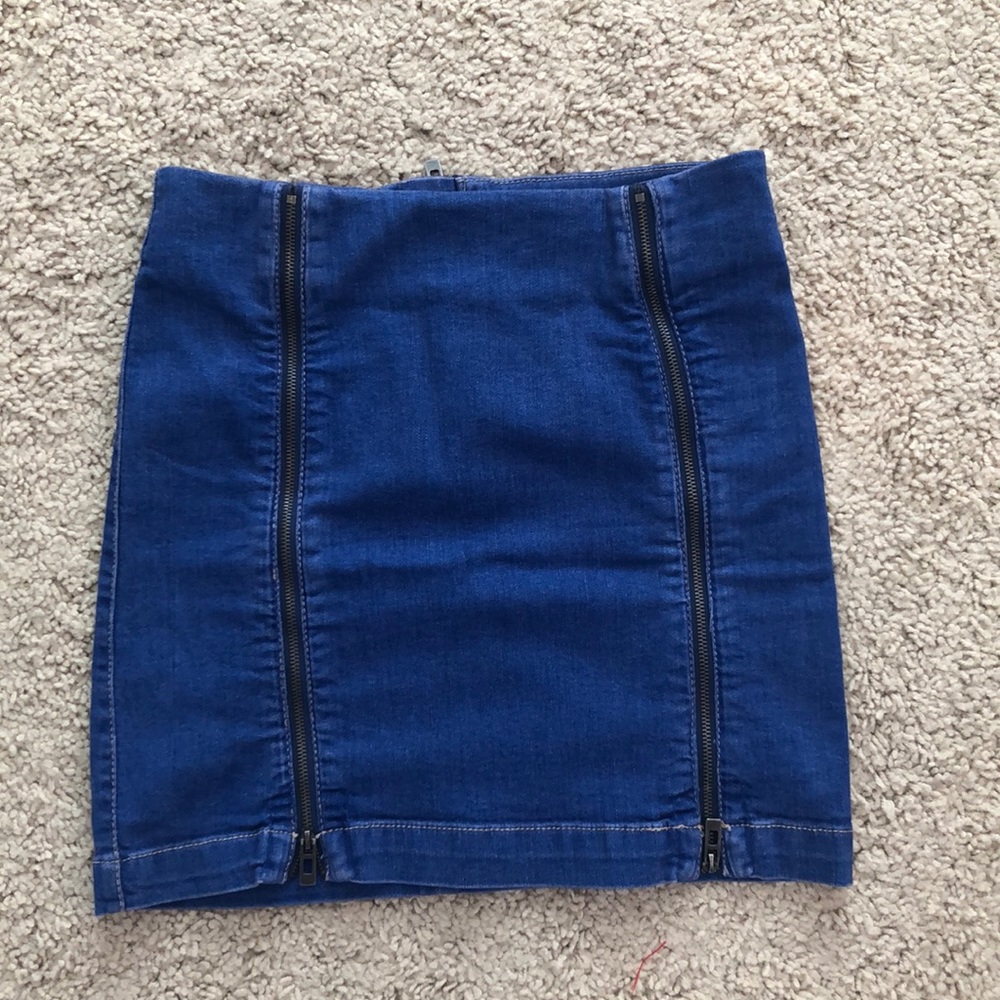 Stretchy jean mid wash mini skirt